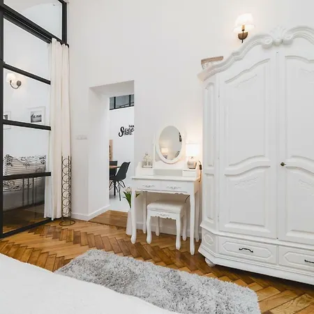 Apartment Luxury Modern Place For 4 - By Homeclick